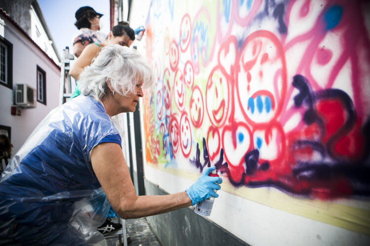 LATA 65, idosos e arte urbana
