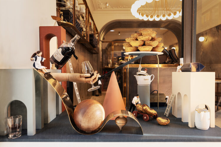 A loja Castro na Rua Garrett estreia novas montras A loja Castro na Rua Garrett estreia novas montras