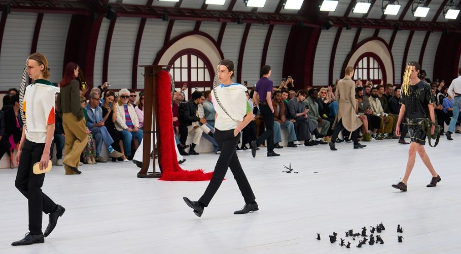 Coleção masculina primavera-verão 2025 da LOEWE – REVISTA LUXO . COM